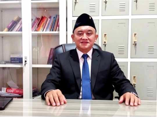 DR. H. PK IWAN SETYAWAN, S.H., M.H. ALIANSI ADVOKAT YOGYAKARTA BANTU HUKUM TIYO ARDIANTO KETUA BEM UGM