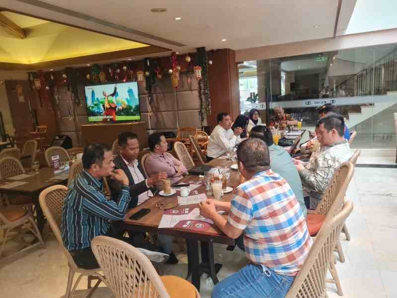 ROBERT SIMANGUNSONG PIMPIN RAPAT BESAR PEMBENTUKAN DPC PERADI SURABAYA DAN SIDOARJO, SIAP DUKUNG KEPEMIMPINAN DR. IMAM HIDAYAT